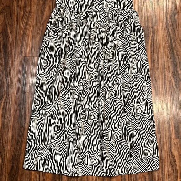 NWOT Levi’s Amalijia Zebra Print Midi Dress - Picture 8 of 16